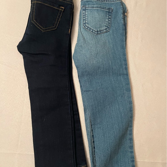 Super Skinny Jeans, The Children’s Place, Girls Size 4T, dark and blue jeans - Picture 3 of 6